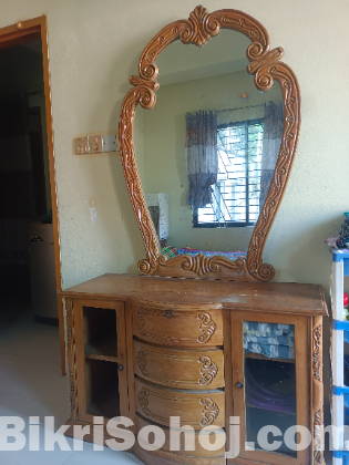 Dressing table